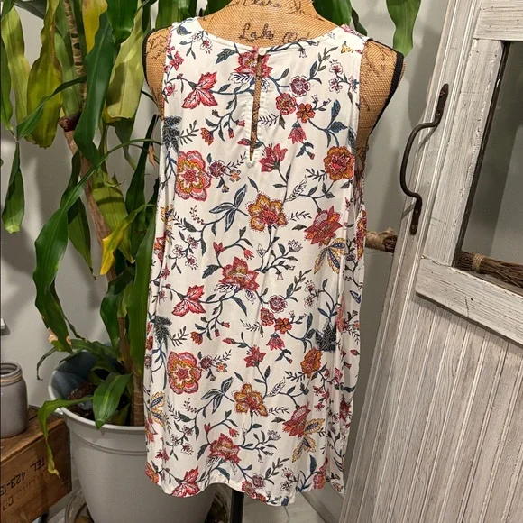 Old Navy Floral Tank Top Button Closure Size XXL EUC Like New - Picture 7 of 12
